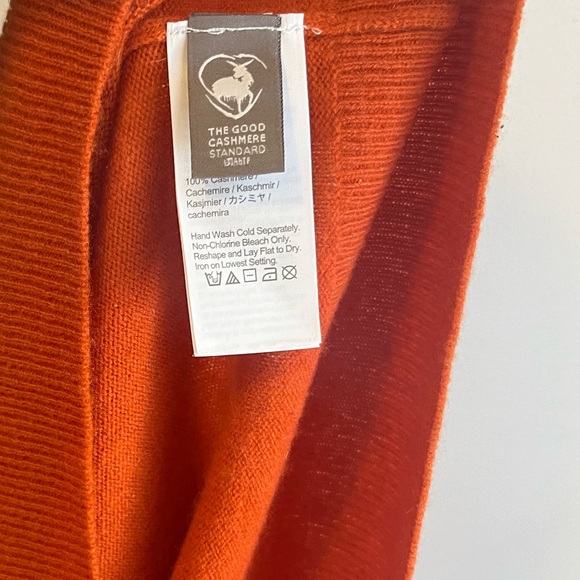 NWOT J.Crew BA400 Cashmere Classic-fit Crewneck Sweater in Tangerine M - Picture 3 of 6